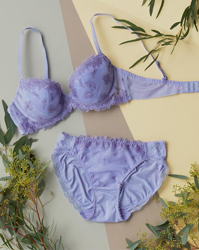 AMO STYLE by Triumph　ブラジャー＆ショーツセット